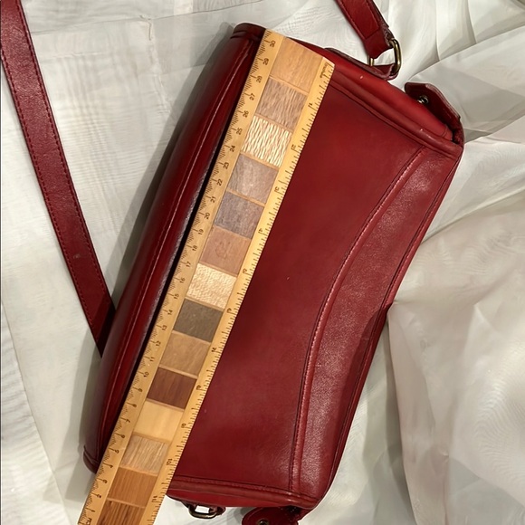 Coach Red Crossbody Bag with Adjustable Strap and Zipper Closure - Picture 13 of 16